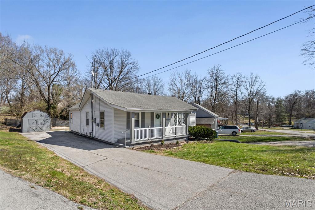 2425 La Salle Drive Property Photo 1