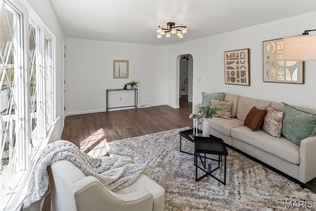 2425 La Salle Drive Property Photo 10
