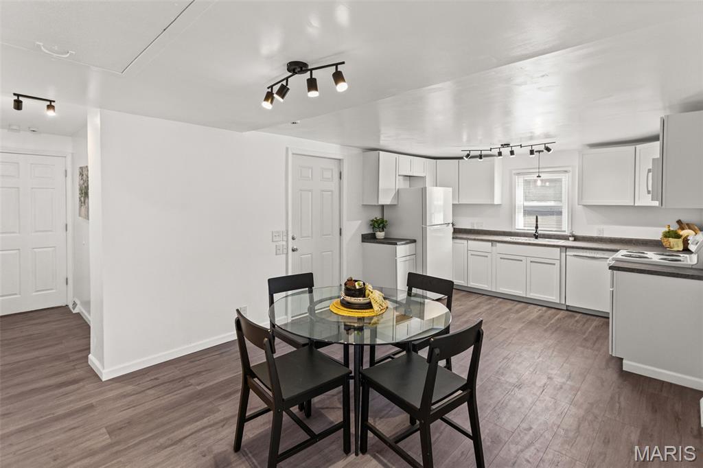 2425 La Salle Drive Property Photo 14