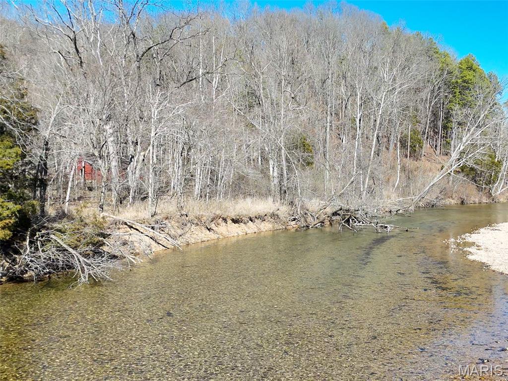 Off Madison 416 Property Photo 2