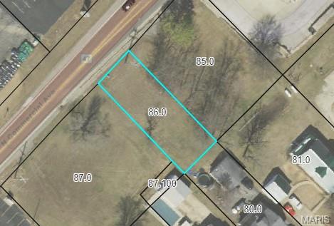 086.000 N Commercial Avenue