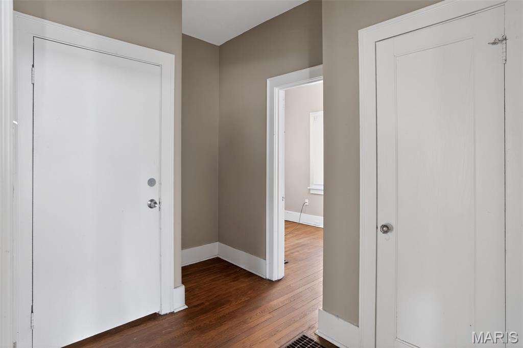 437 S Clark Avenue Property Photo 18