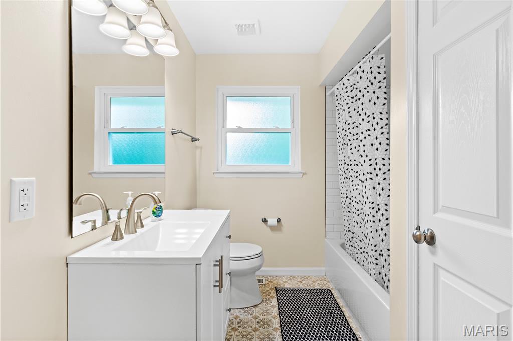 445 Washington Street Property Photo 15