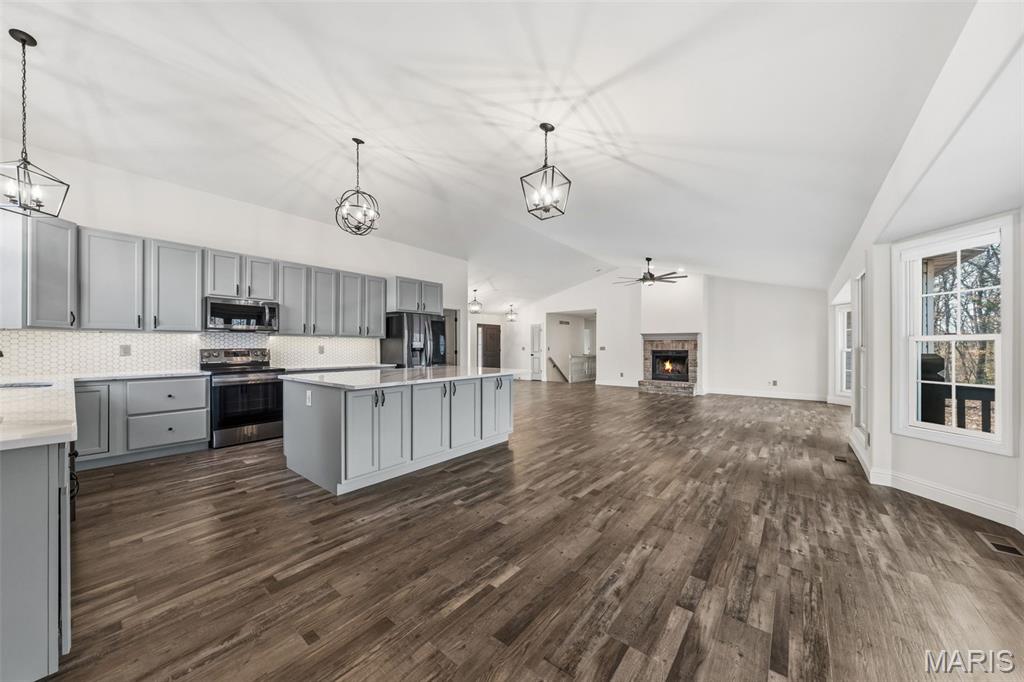 2255 County Farm Road Property Photo 10