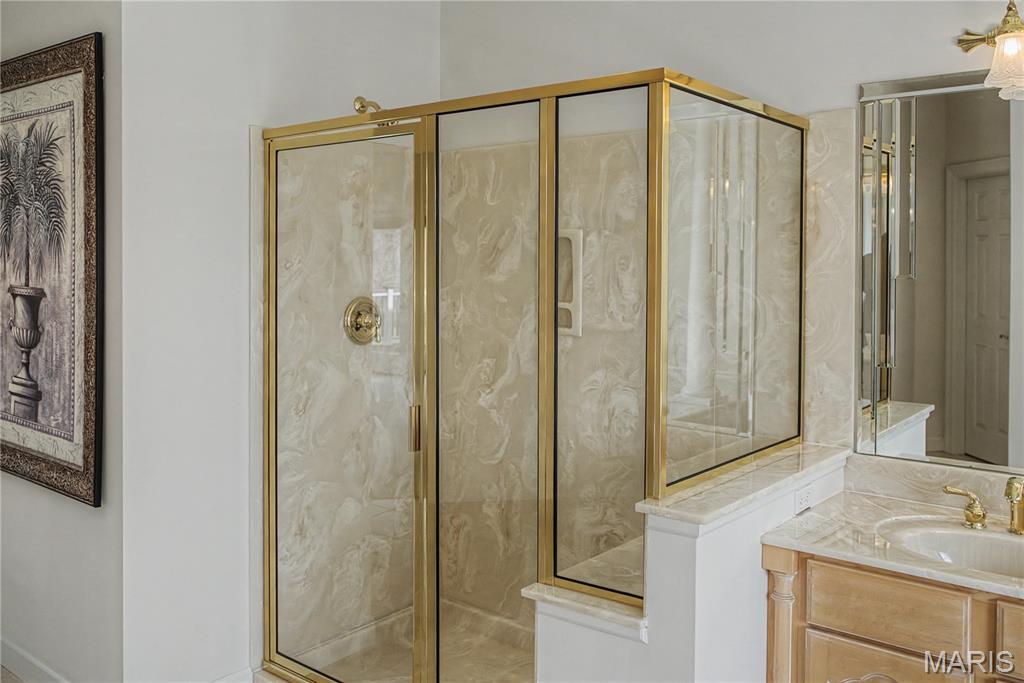 26017392 Property Photo 35