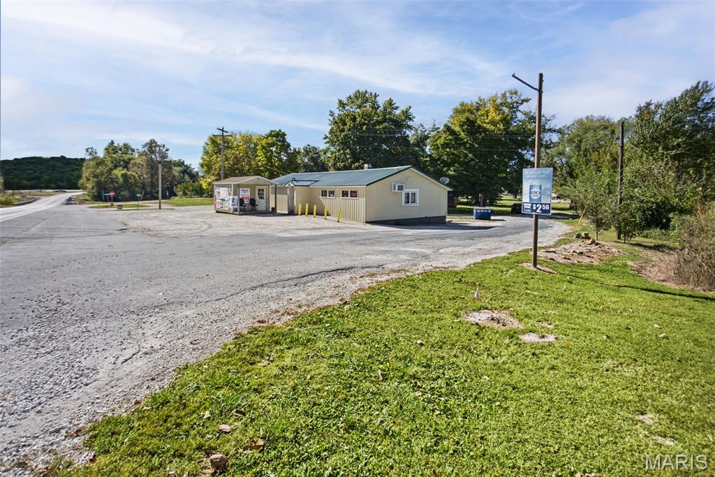 20861 State Highway 100 Property Photo 12