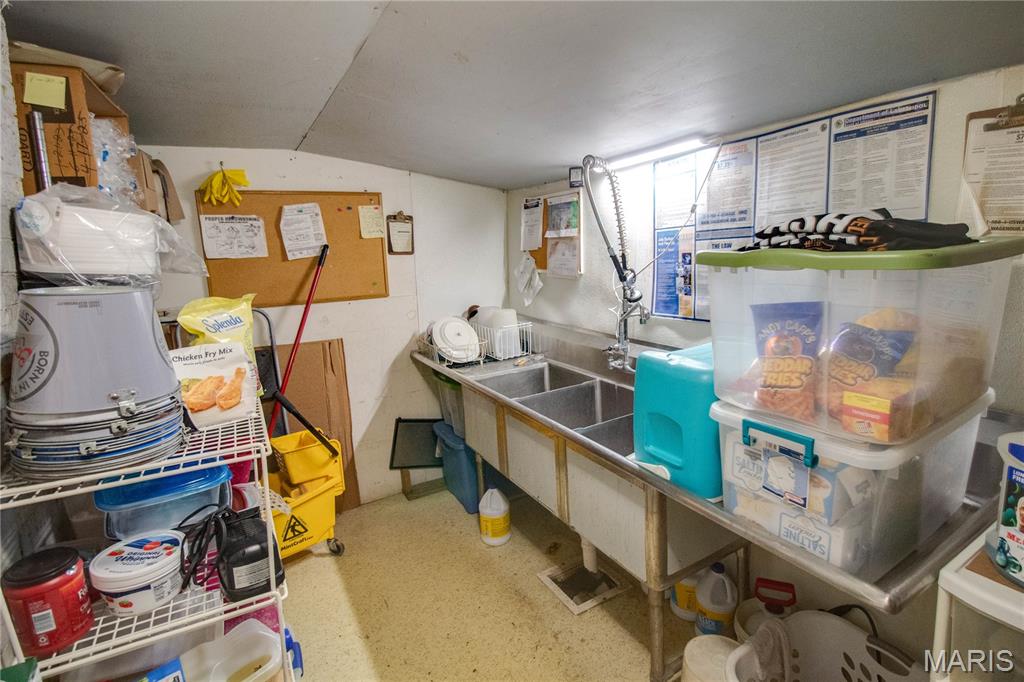 20861 State Highway 100 Property Photo 29