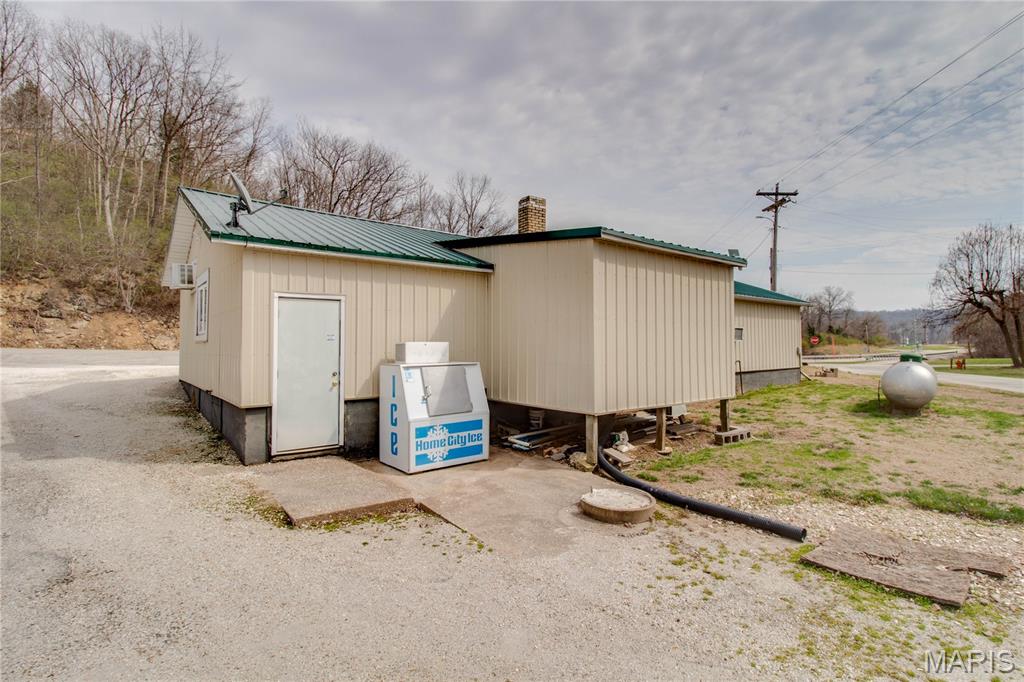 20861 State Highway 100 Property Photo 31