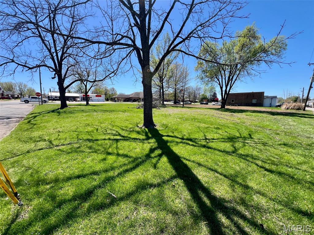 305 W Lincoln Avenue Property Photo 2
