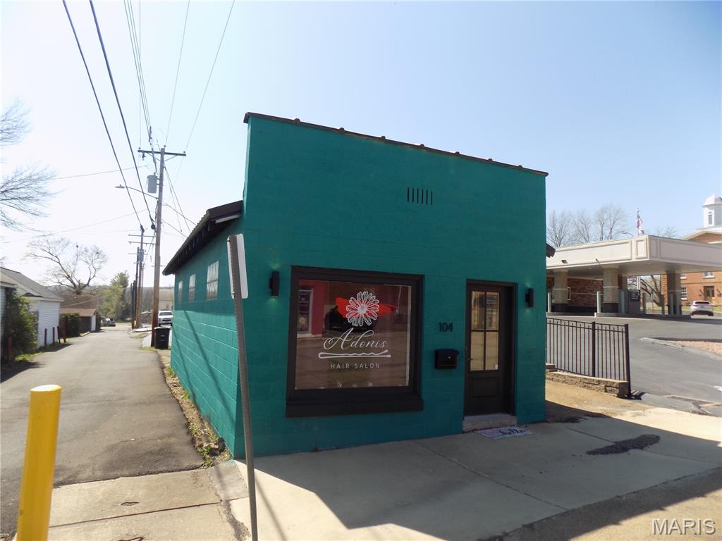 104 E Wayne Street Property Photo 1