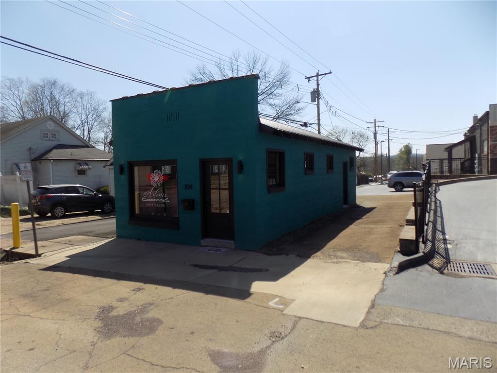 104 E Wayne Street Property Photo 2