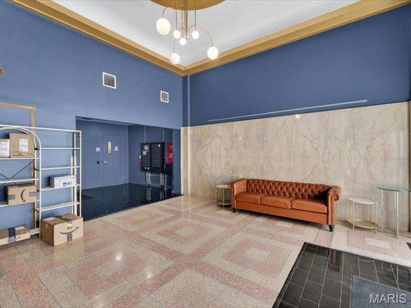 26018342 Property Photo 9