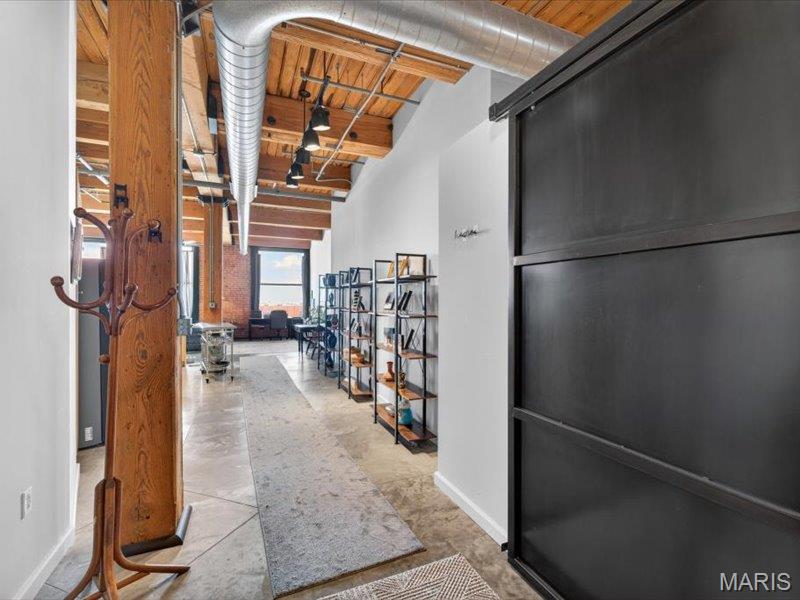 26018342 Property Photo 11