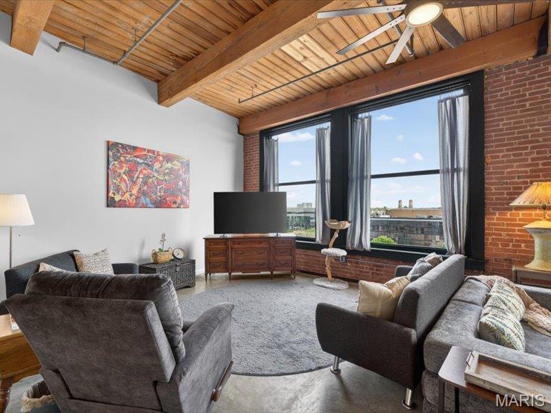 26018342 Property Photo 15