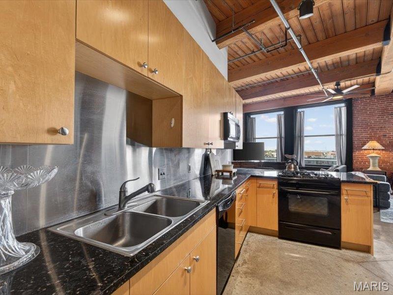 26018342 Property Photo 20