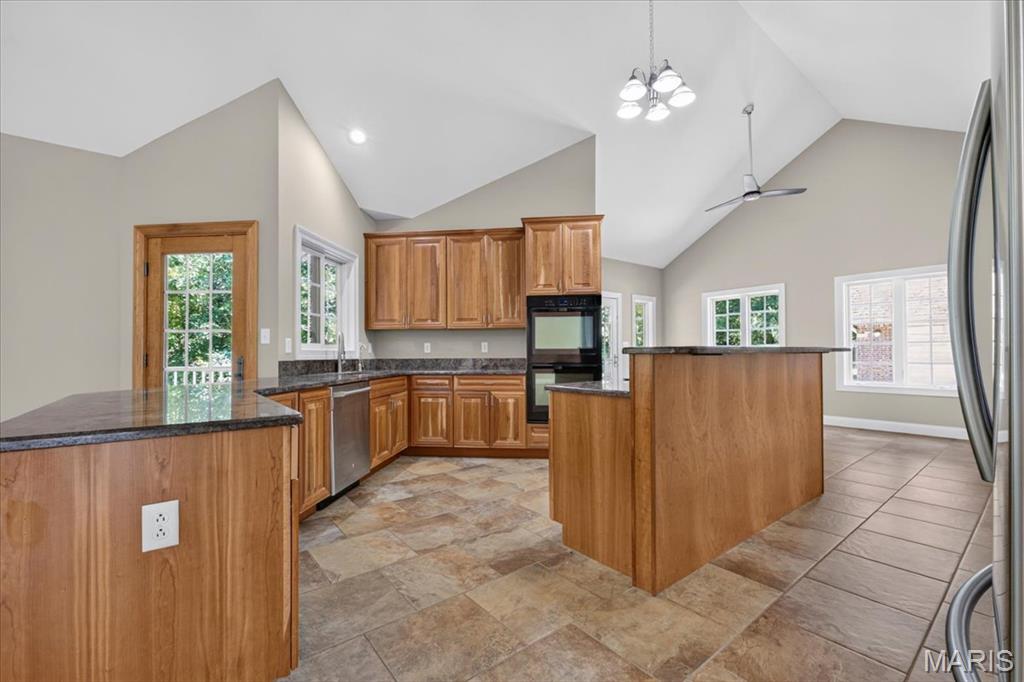 18517 Gredan Court Property Photo 8