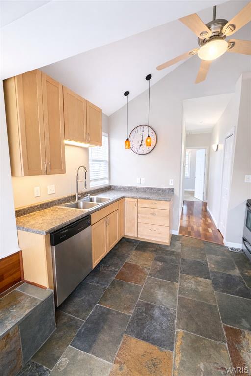 7615 Folk Avenue Property Photo 7