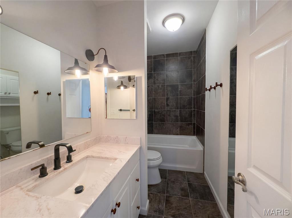 2320 Rutger Street 20d Property Photo 6