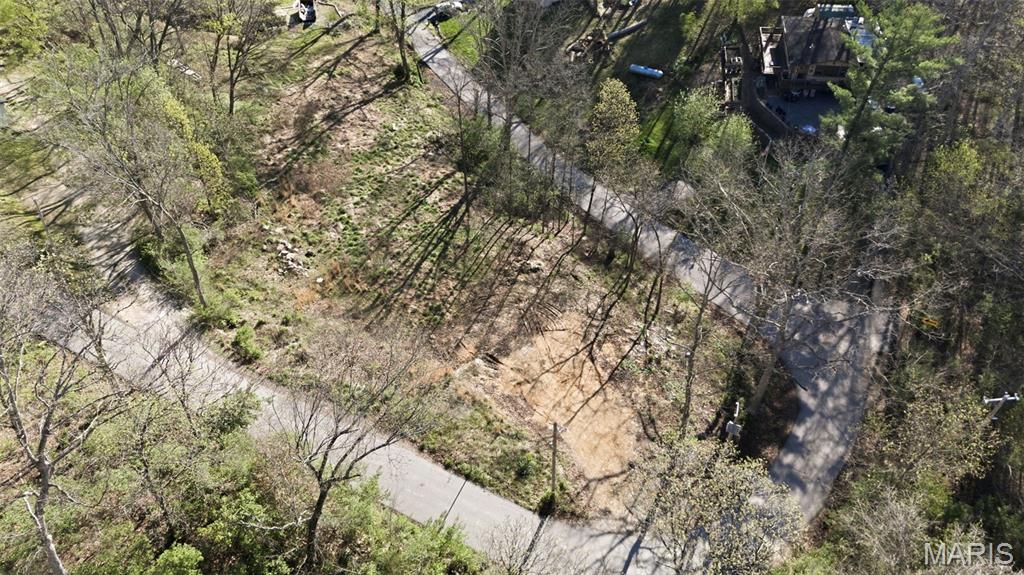 639 Castlewood Drive Property Photo 3