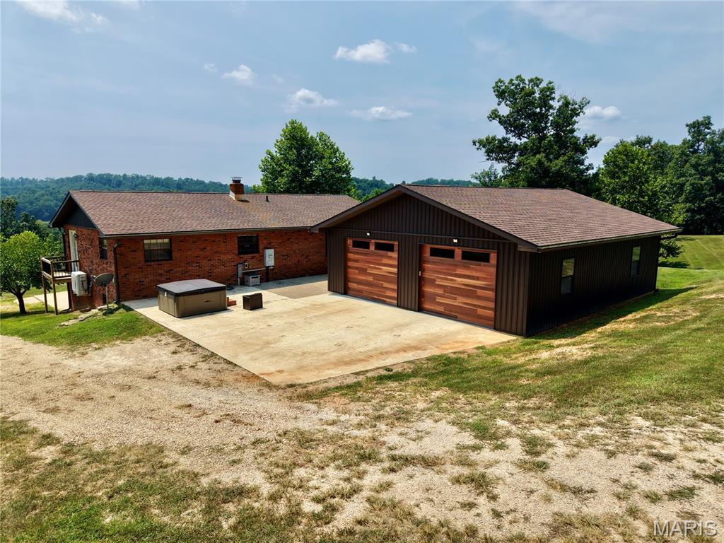 772 Highway D Property Photo 7