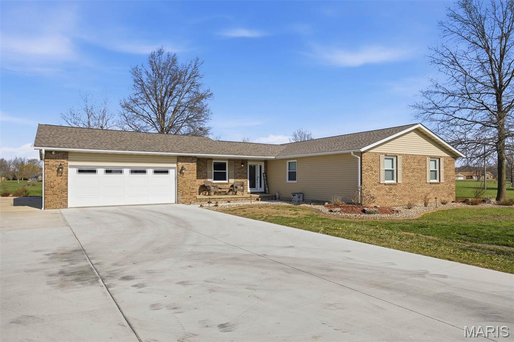 12801 Sarah Drive Property Photo 2