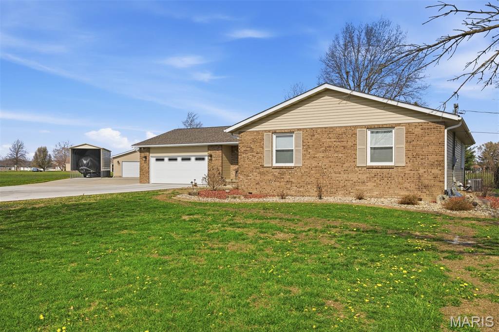 12801 Sarah Drive Property Photo 3