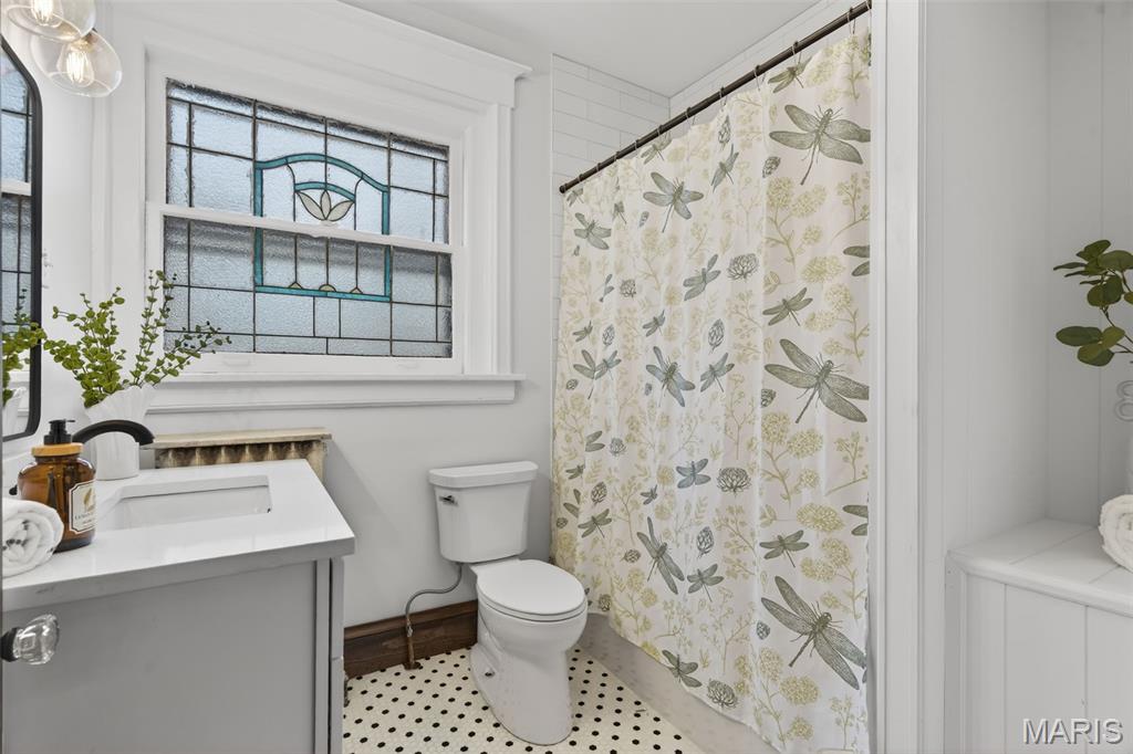 6203 Washington Avenue Property Photo 24