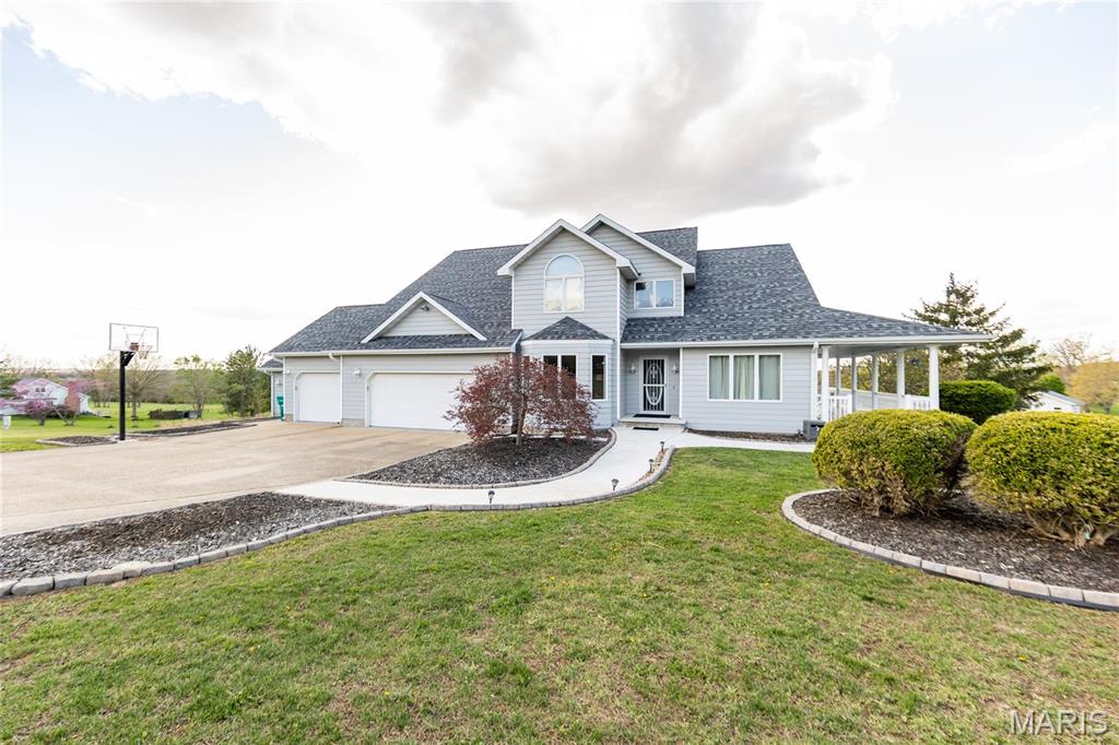 10605 Larson Lane Property Photo 4
