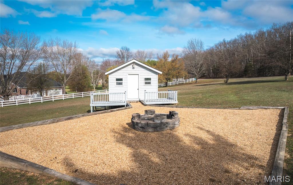 10605 Larson Lane Property Photo 10