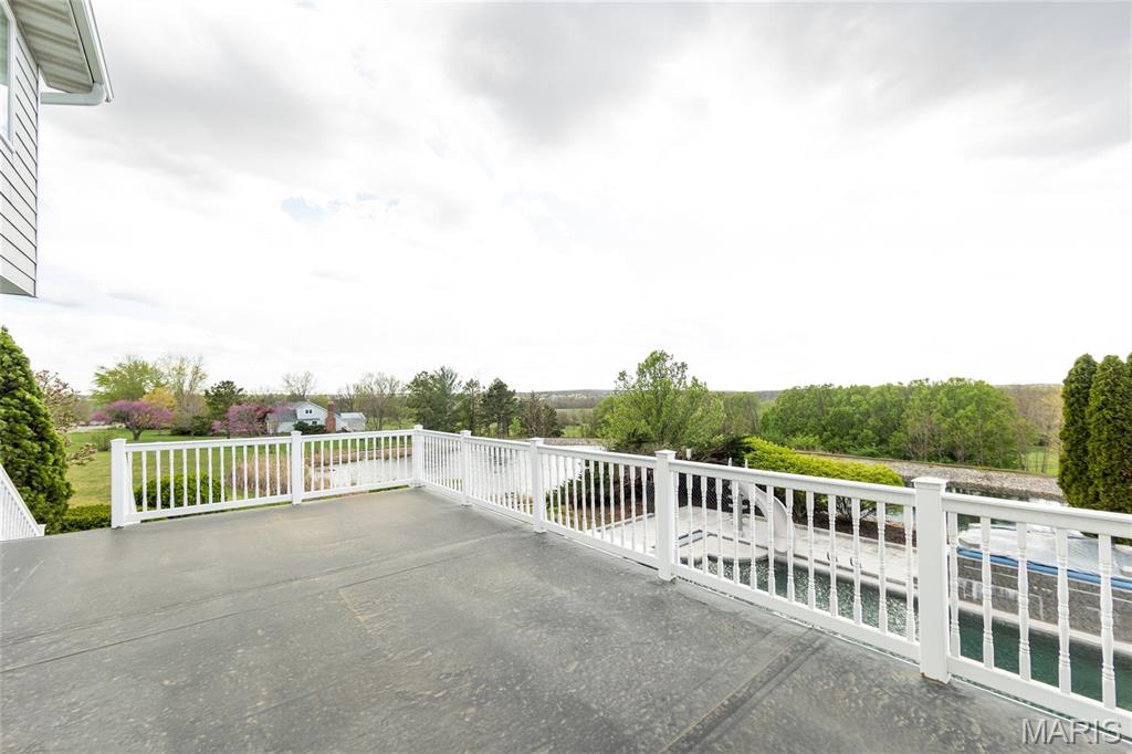 10605 Larson Lane Property Photo 16
