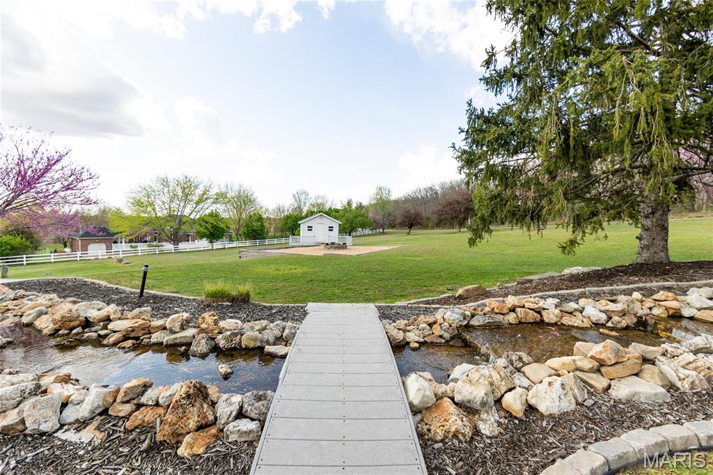 10605 Larson Lane Property Photo 23