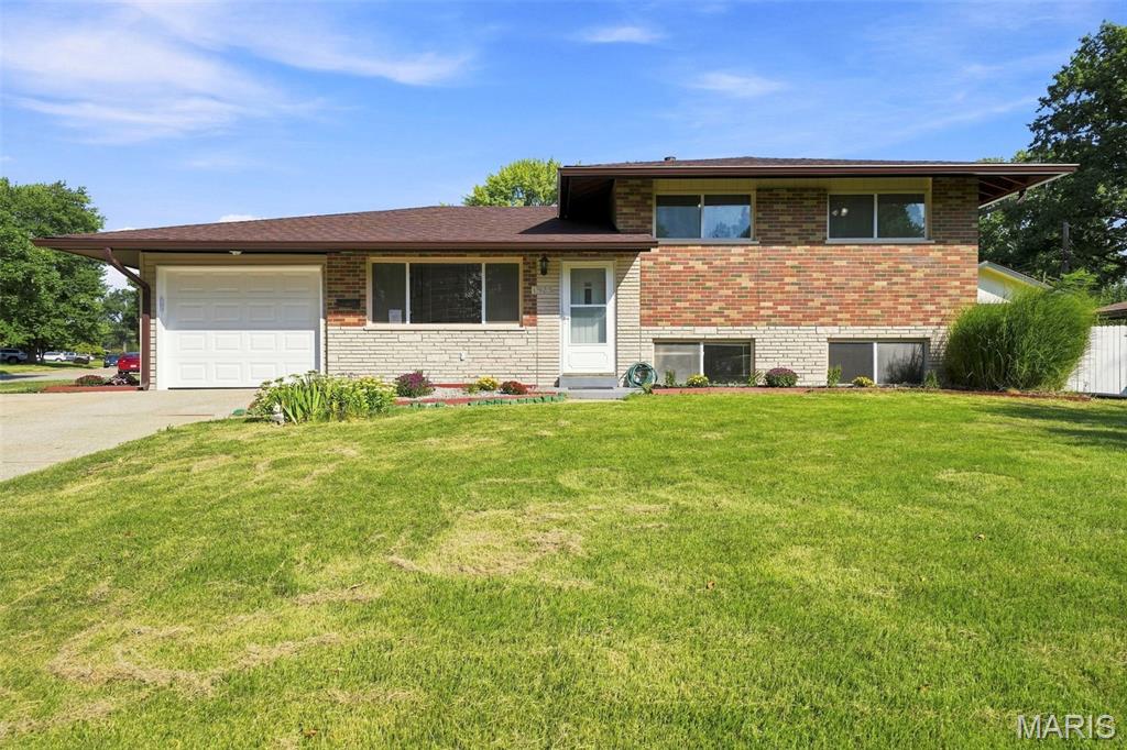 1925 Apple Blossom Court Property Photo 1