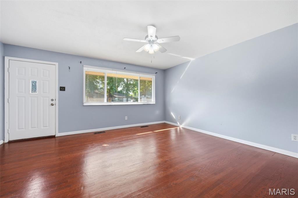 1925 Apple Blossom Court Property Photo 3