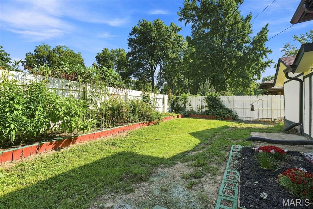 1925 Apple Blossom Court Property Photo 24