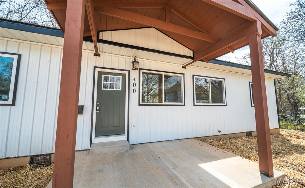 400 S Jackson Property Photo 2
