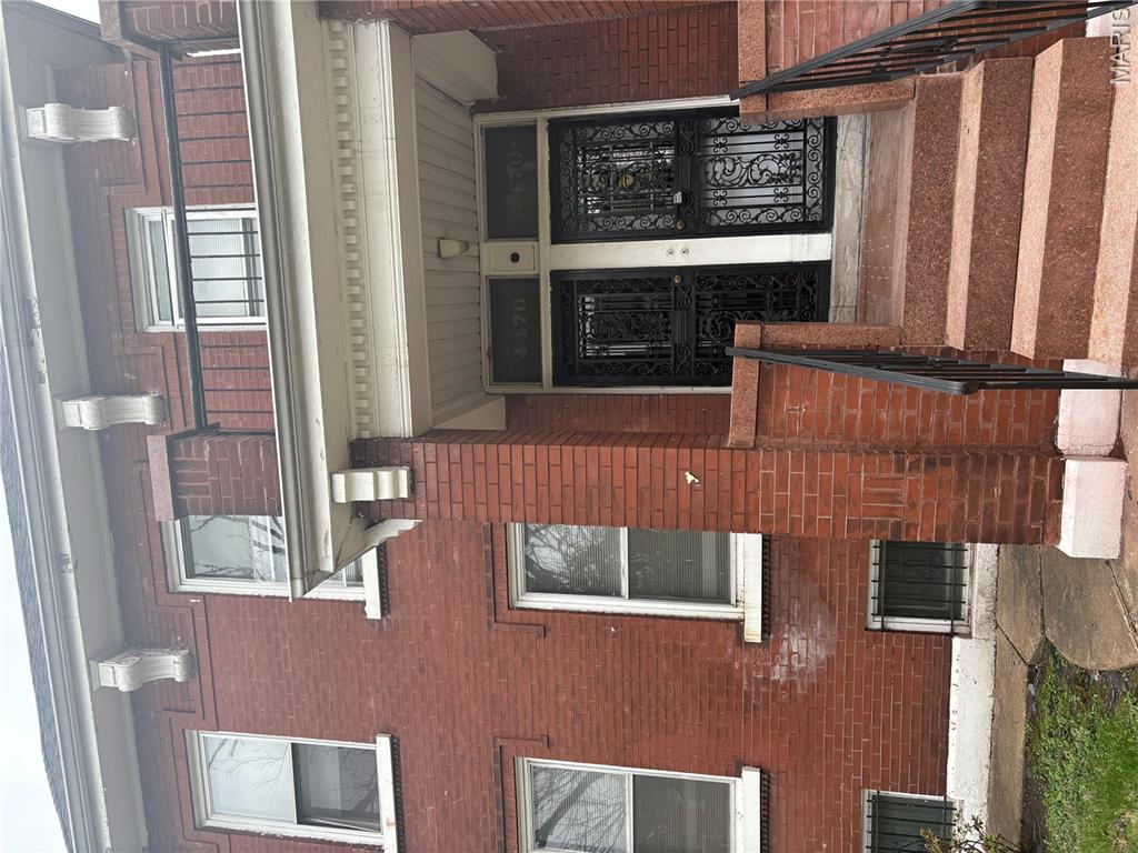 4470 Clarence Avenue Property Photo 1