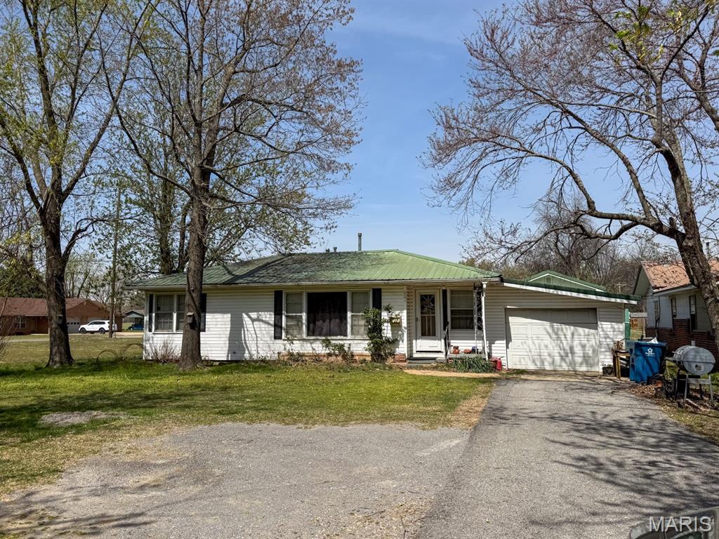 604 Highway J Property Photo 1