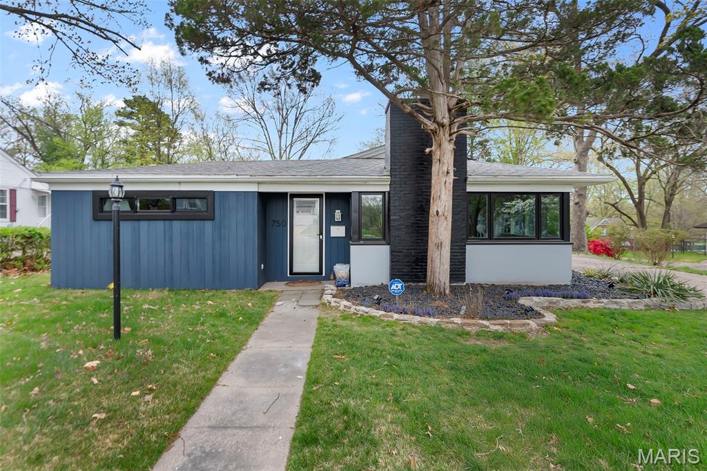 750 Perry Avenue Property Photo 1