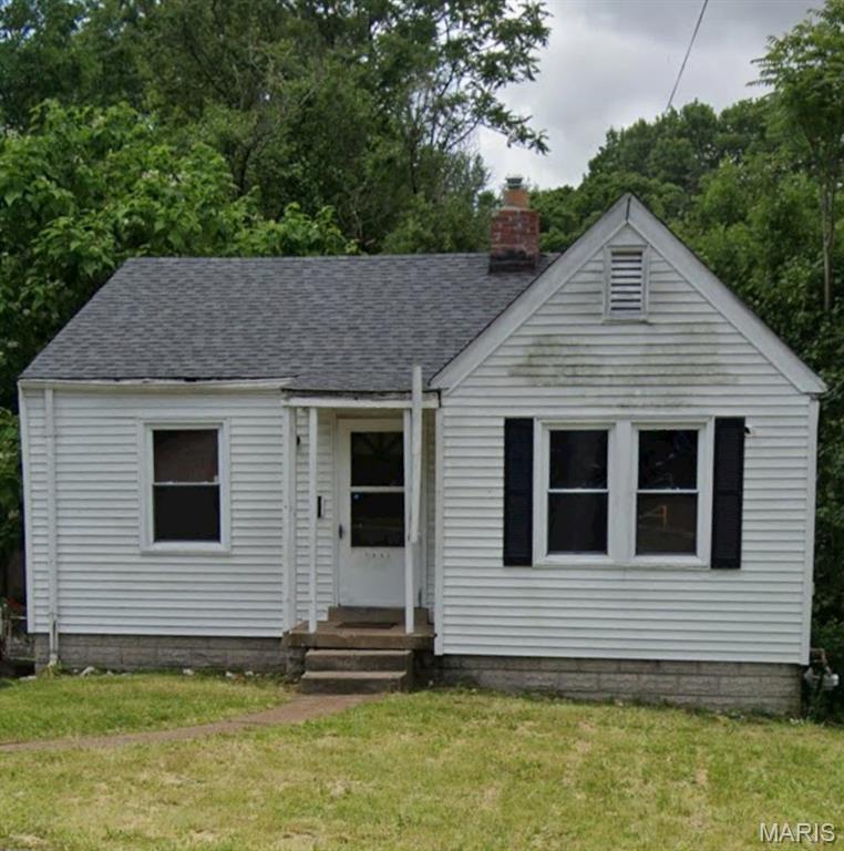 7042 Garesche Property Photo 1