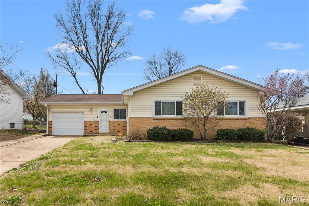 704 Village Square Drive Property Photo 1