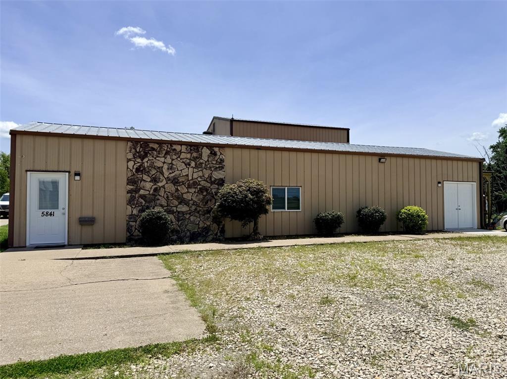 5841 State Highway K Property Photo 1