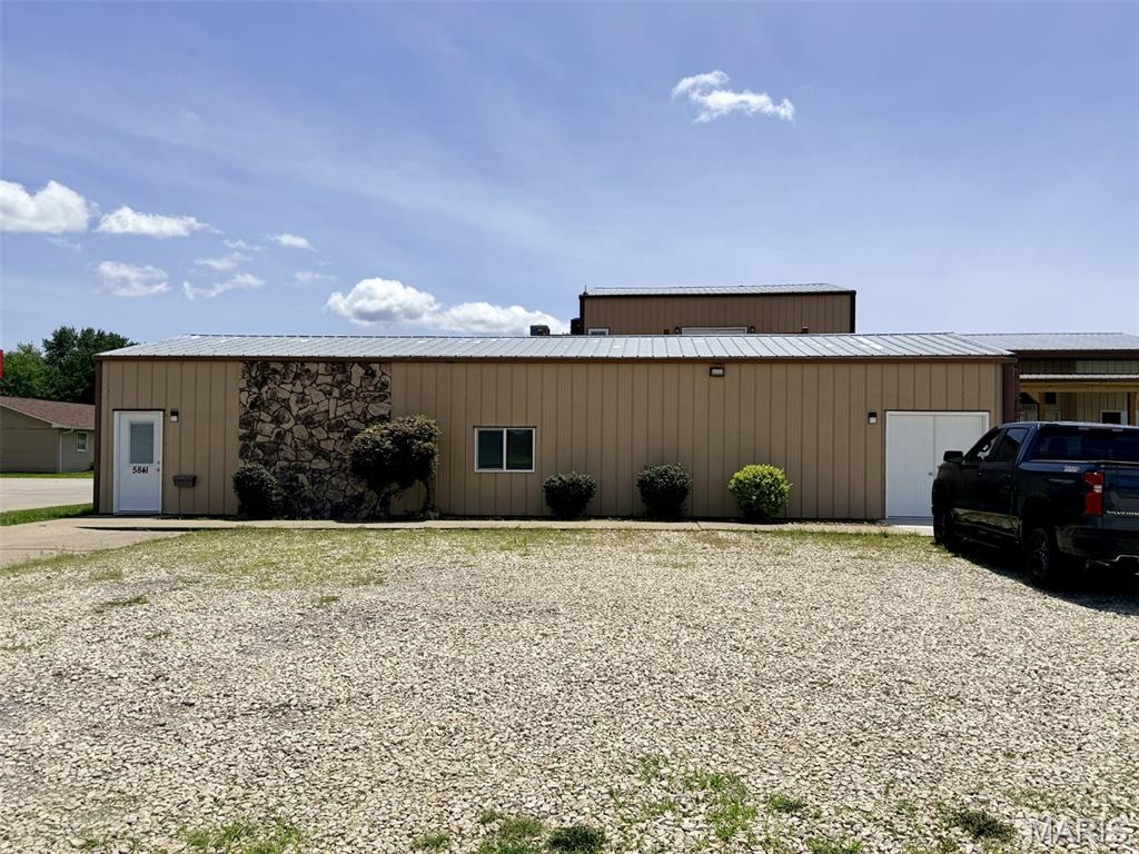 5841 State Highway K Property Photo 2