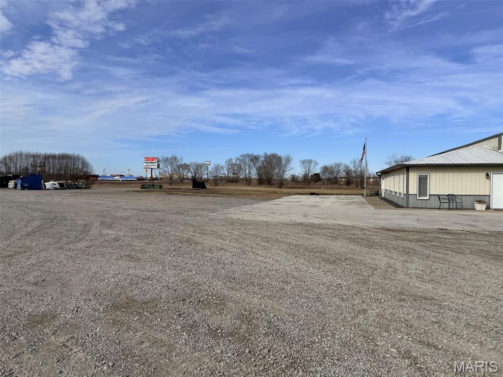 328 S Interstate Drive Property Photo 4