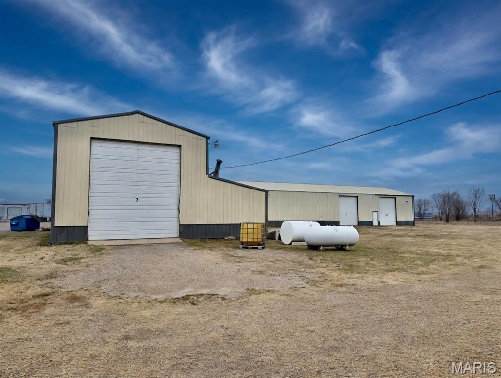 328 S Interstate Drive Property Photo 6