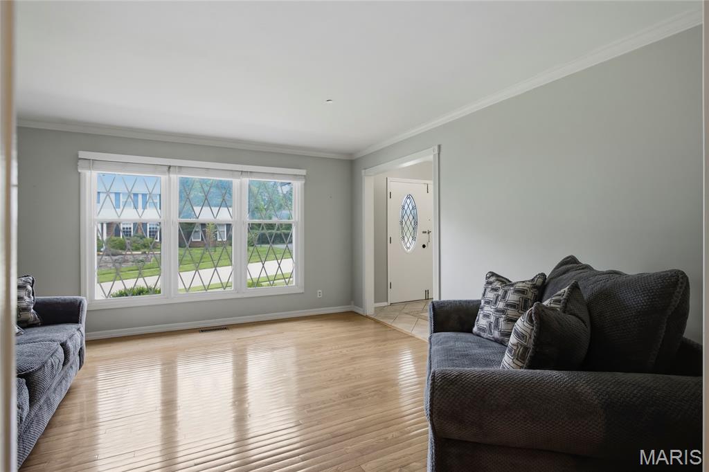 334 Dungate Drive Property Photo 3