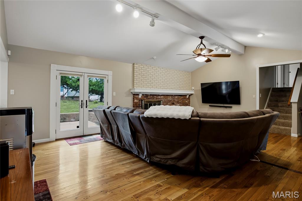 334 Dungate Drive Property Photo 5