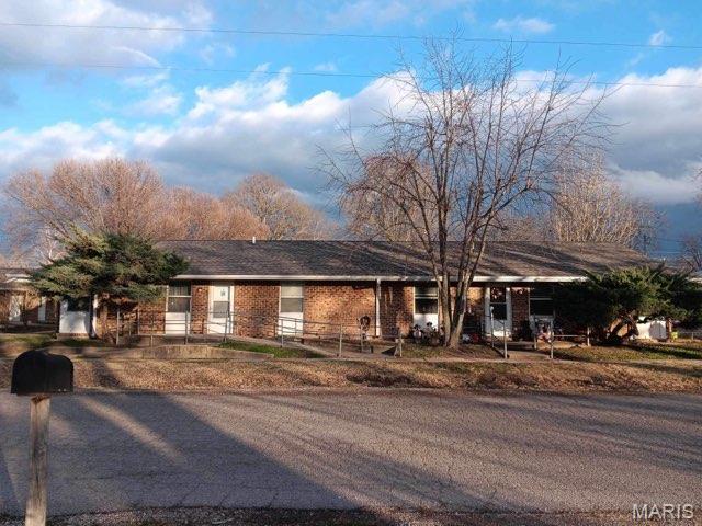 586 4th Street, #a-2, #c-2 Street Property Photo 2