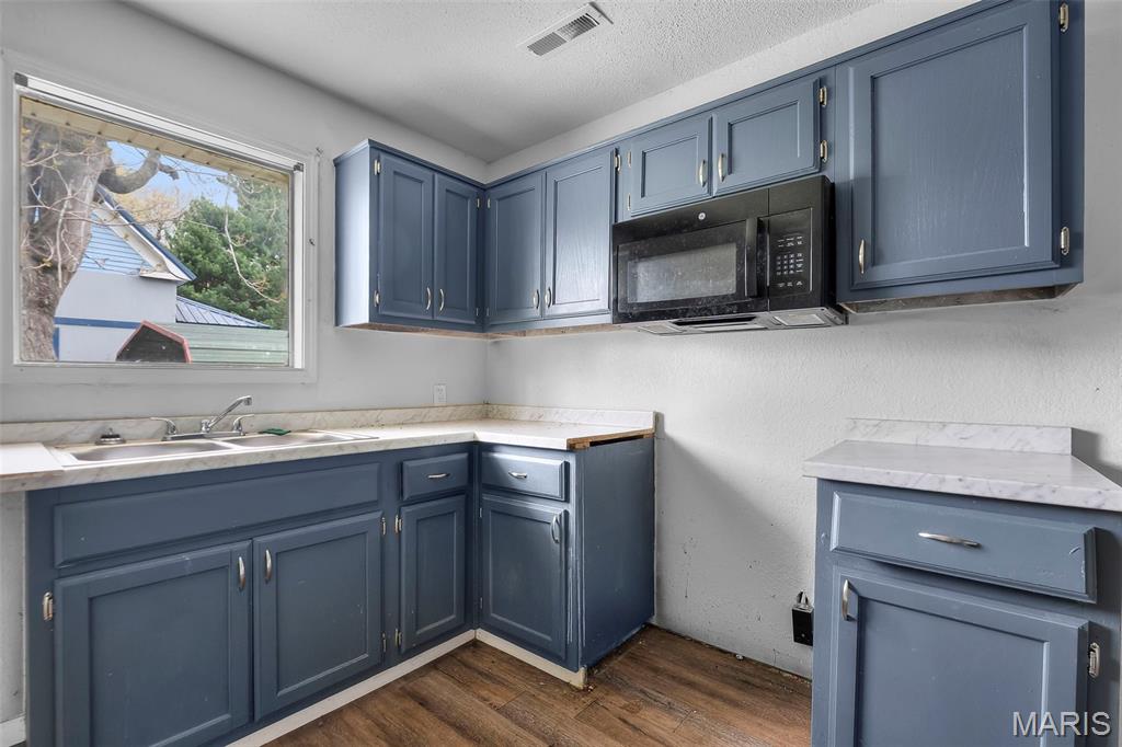801 Park Street Property Photo 3