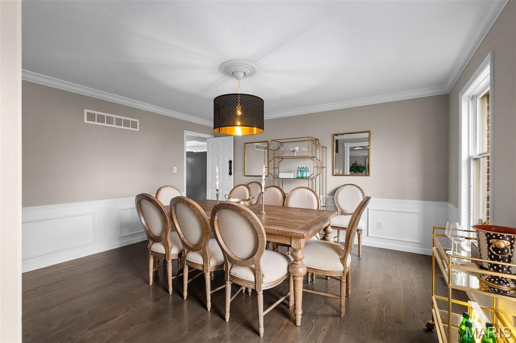 156 Highgrove Court Property Photo 4