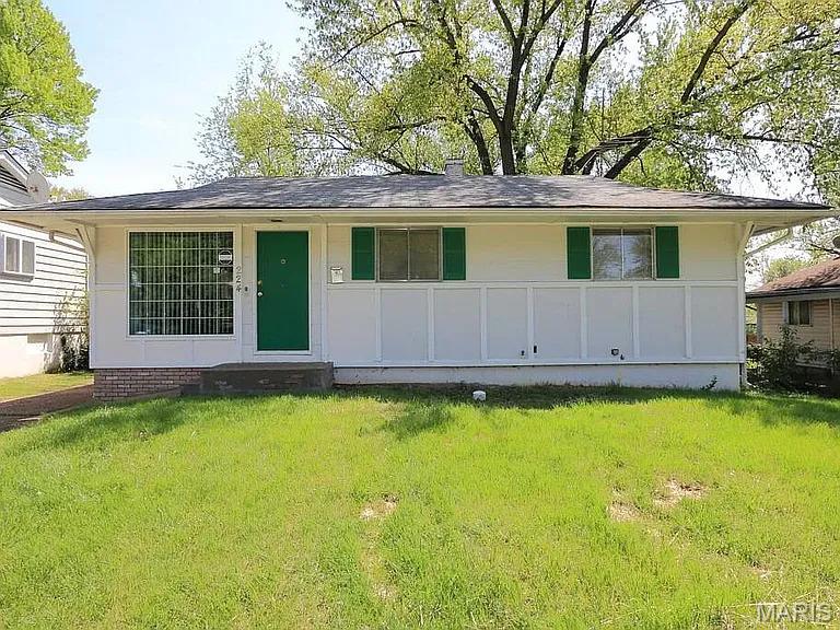 224 Roderick Drive Property Photo 1